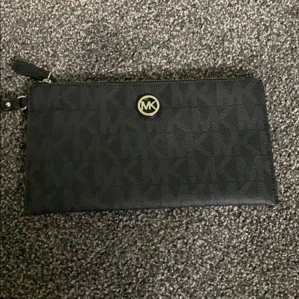 Michael Kors Wristlet
